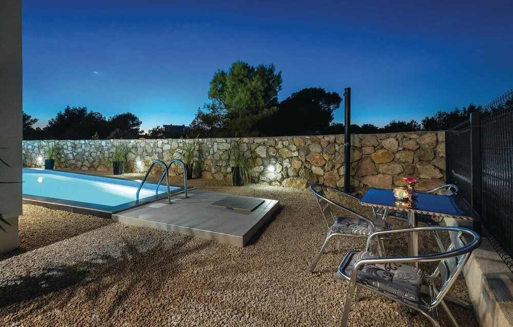 Four-Bedroom Holiday Home In Sibenik