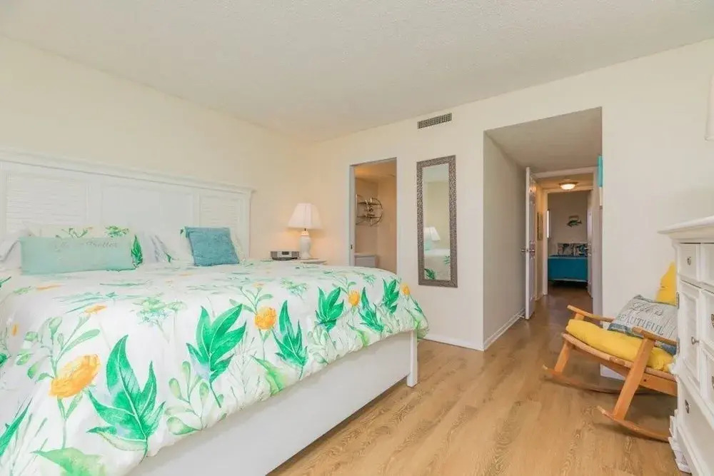 Stbt 405: Beachside Condo With Pool & Elevator 2 Bedroom Condo