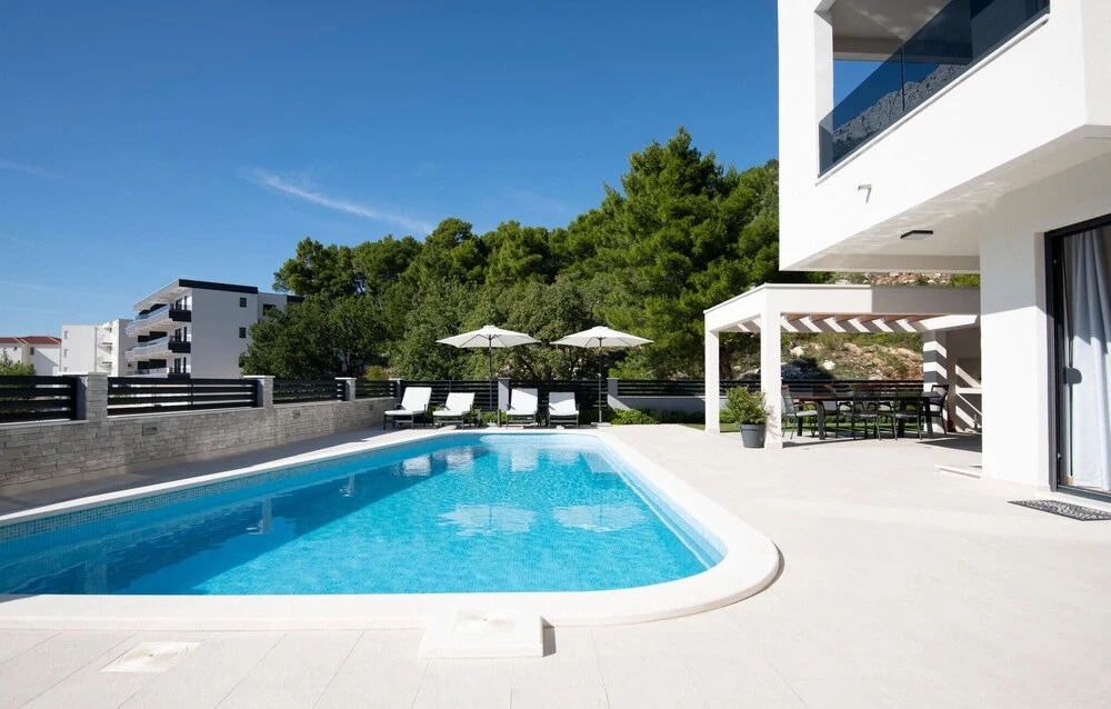 Nice Apartment in Baska Voda With 1 Bedrooms, Heated Swimming Pool and Swimming Pool