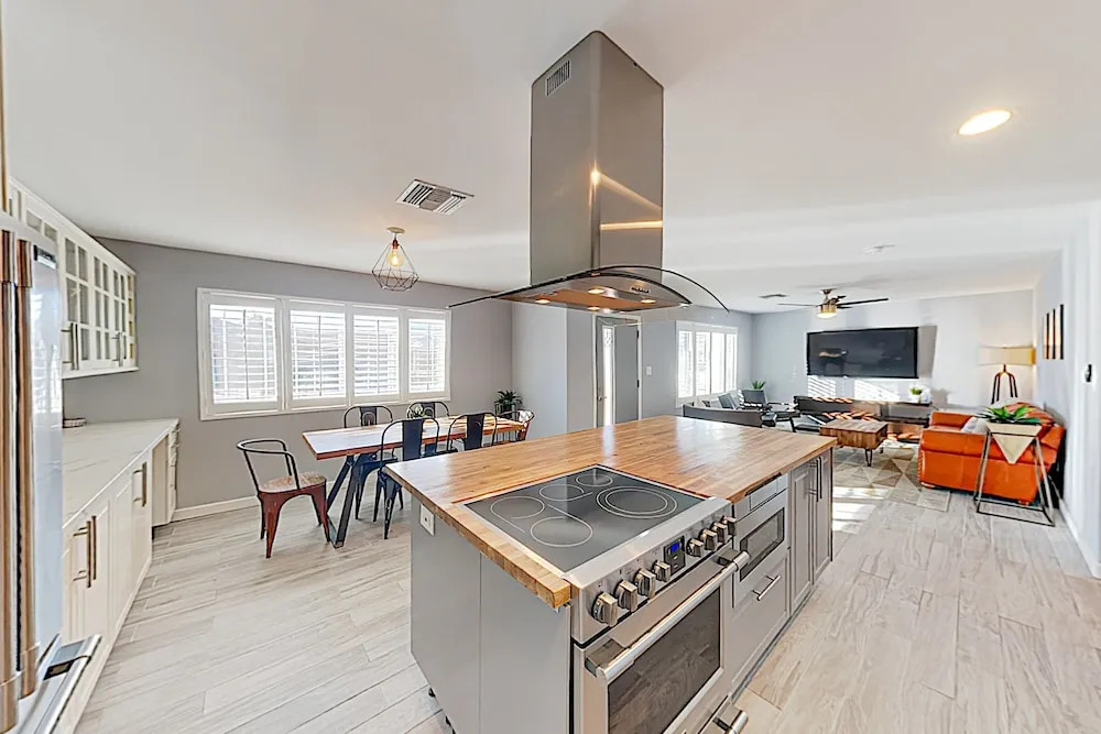 New Listing! Chic Haven W/ Private Pool, Game Room 4 Bedroom Home