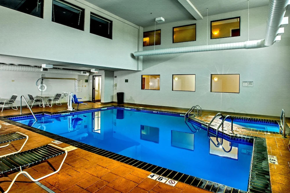 The Lotus Suites at Midlane-Gurnee/Waukegan