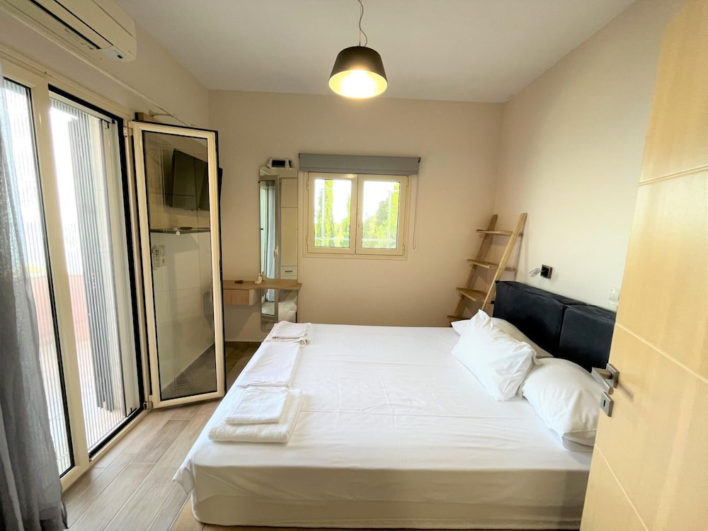 Idyllic Sunsets Seaviews Pool - Villa Melina