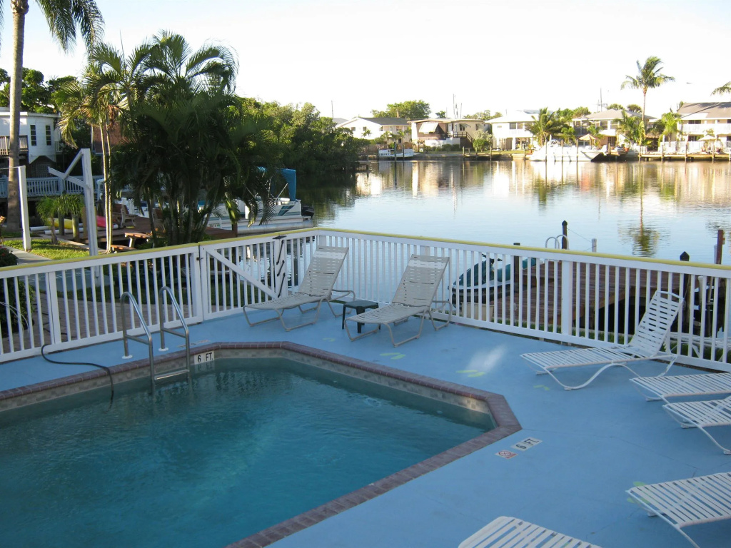 The Holiday Court Villas and Suites