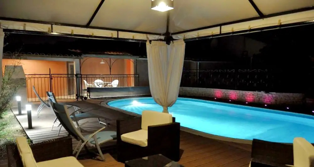 House With one Bedroom in Gargas, With Private Pool, Terrace and Wifi