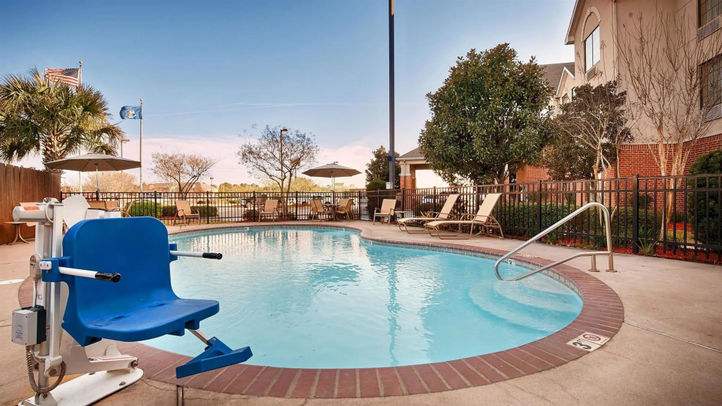 Best Western Plus Executive Hotel & Suites