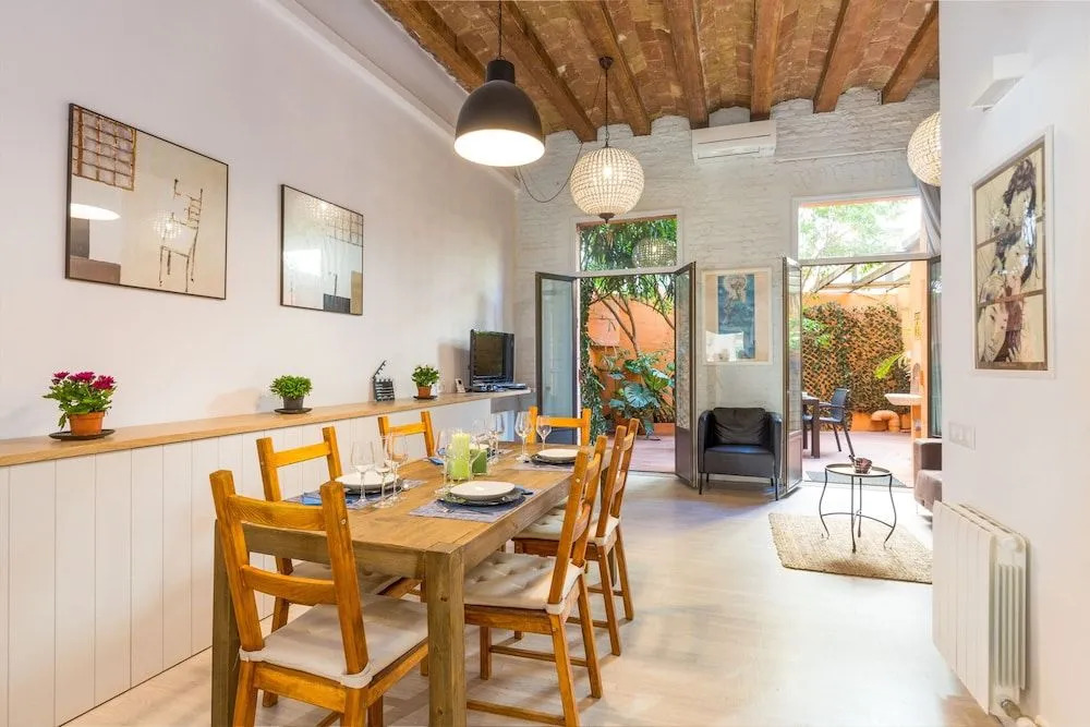 Montaber Apartments - Trafalgar