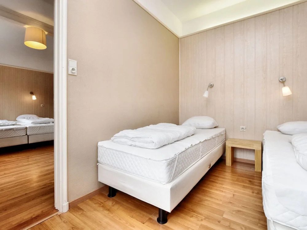 Beautiful, Authentic Group House With Modern Amenities in Mondain Spa