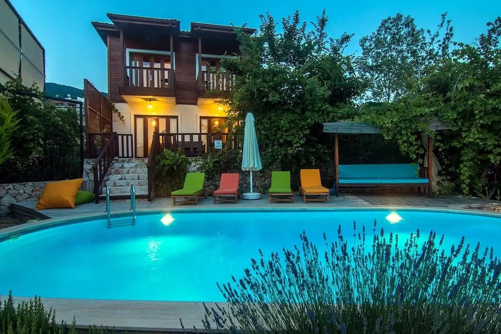 Villa Wood