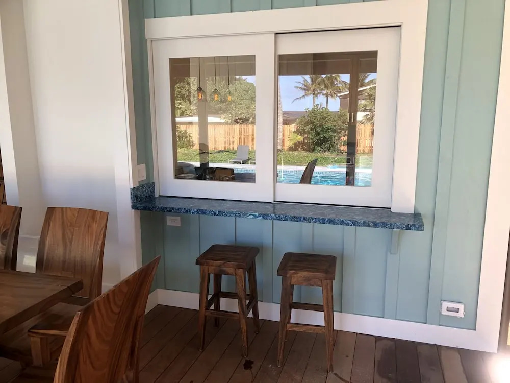 Gorgeous Renovated 1937 Plantation Style Beach House 50 Steps to the Center of the Beach home