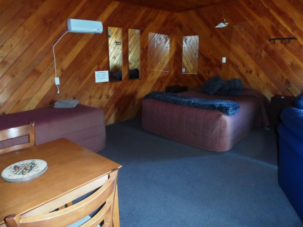 Sportmans Lodge