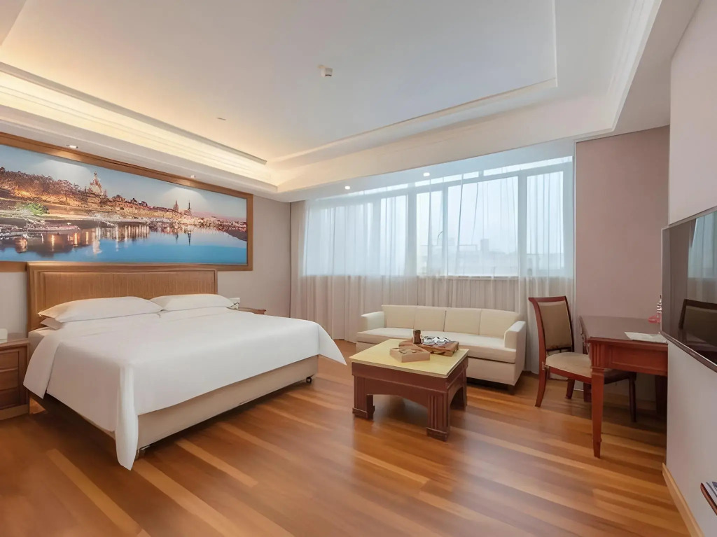 Vienna Hotel (Foshan West Railway Station Airport Branch)