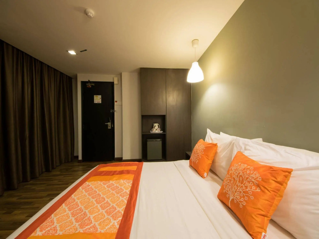Kingston Hotel by Minsu
