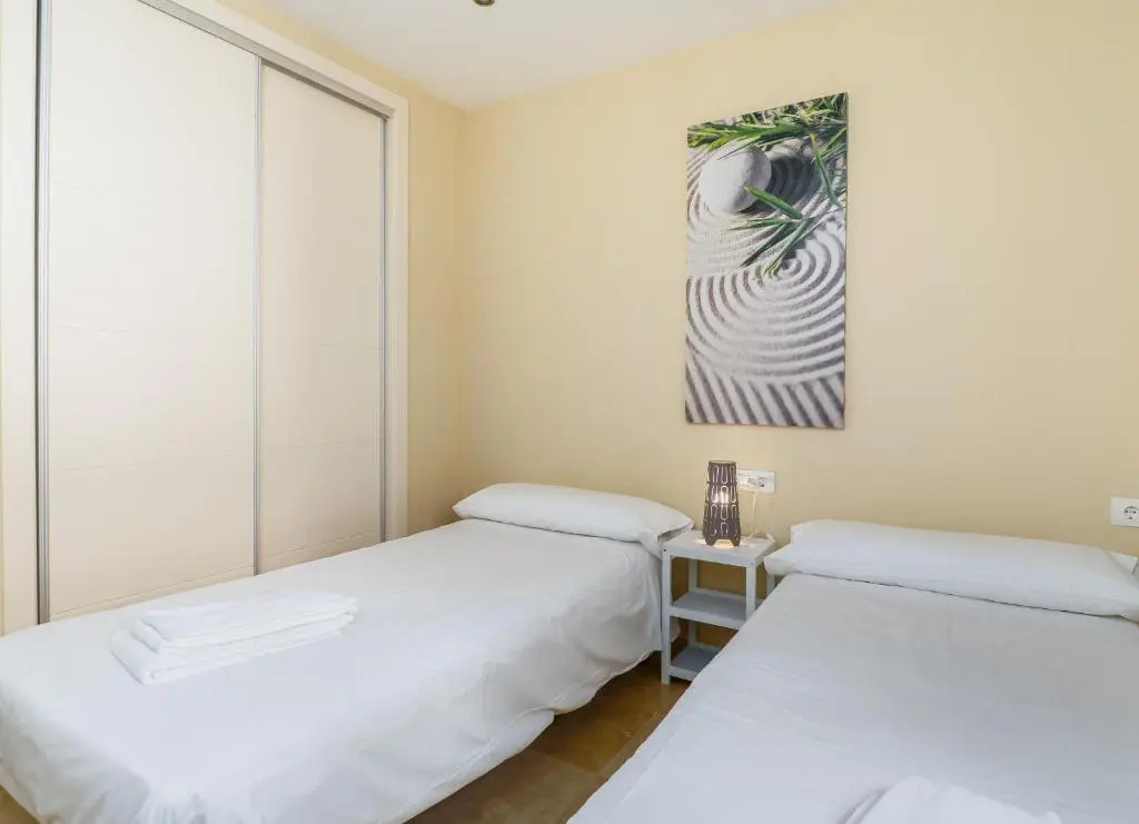 2174-Huge 3 bedrooms with terrace and pool