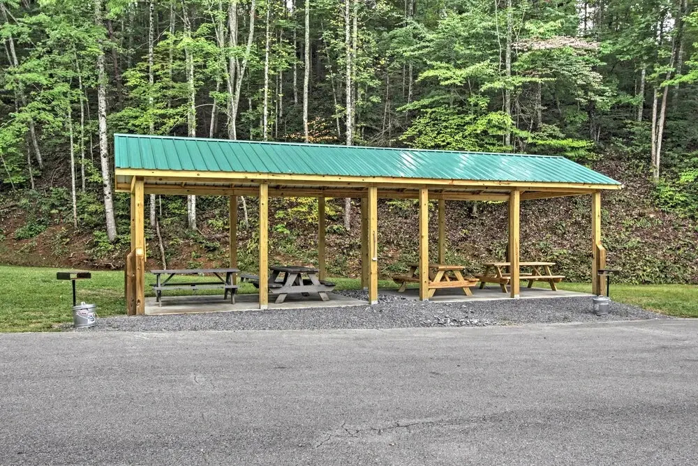 Sevierville Cabin w/ Hot Tub, Views & Pool Access!