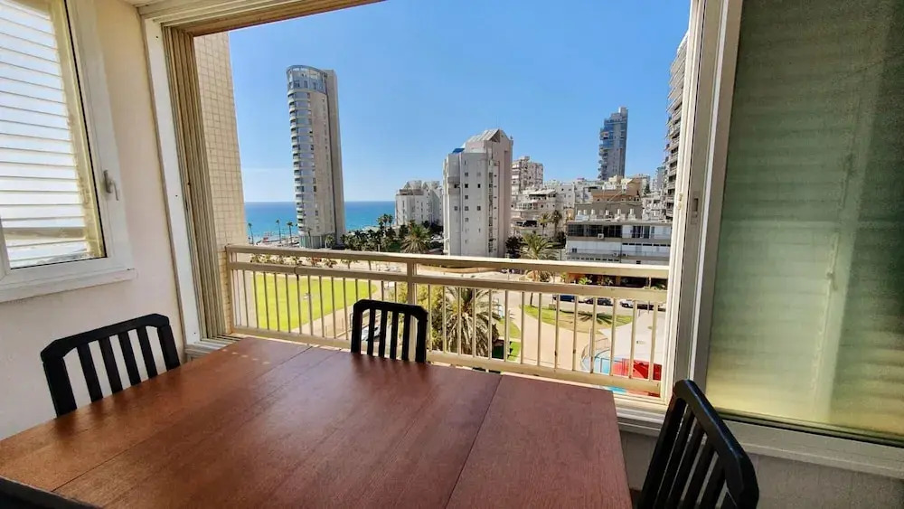 Masaryk Musk in Bat Yam