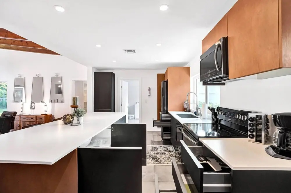 Gorgeous 5BR Home with Heated Pool