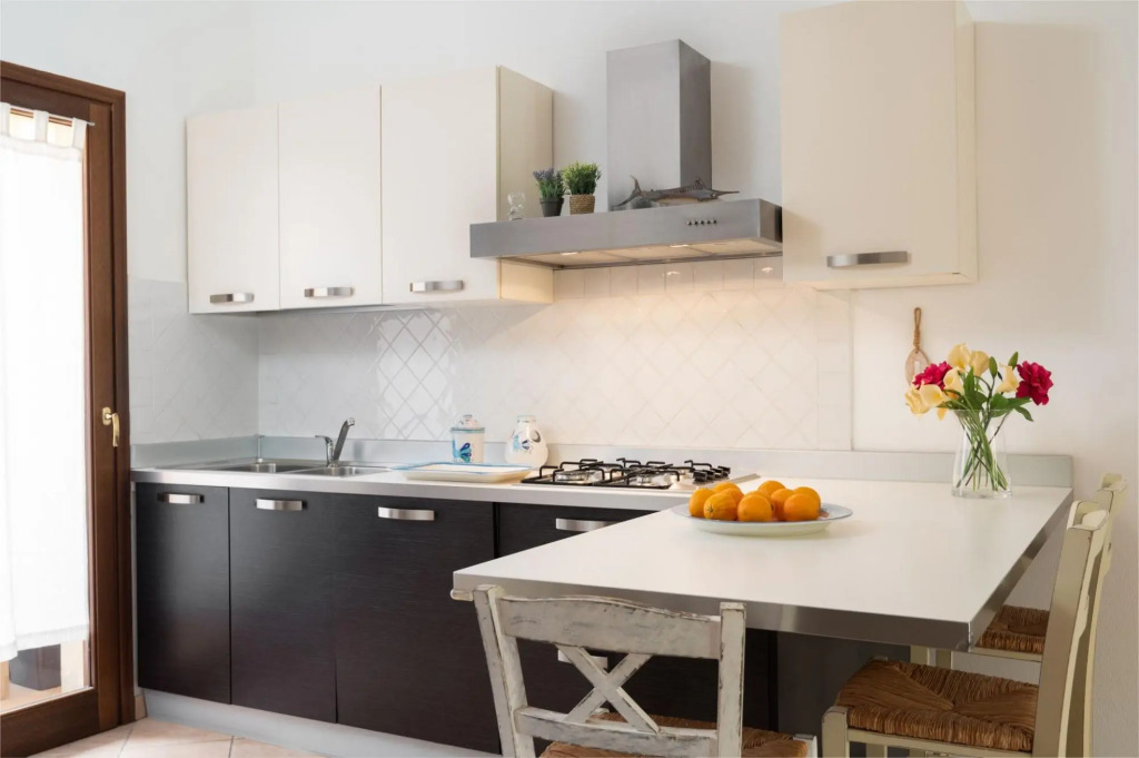 The apartment is located on two floors. The ground floor has a living room with sofa bed, with kitch-TRILO MIRTO