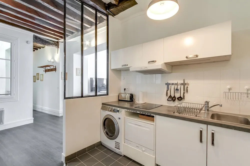 Louvre - Saint Honore Area Apartment