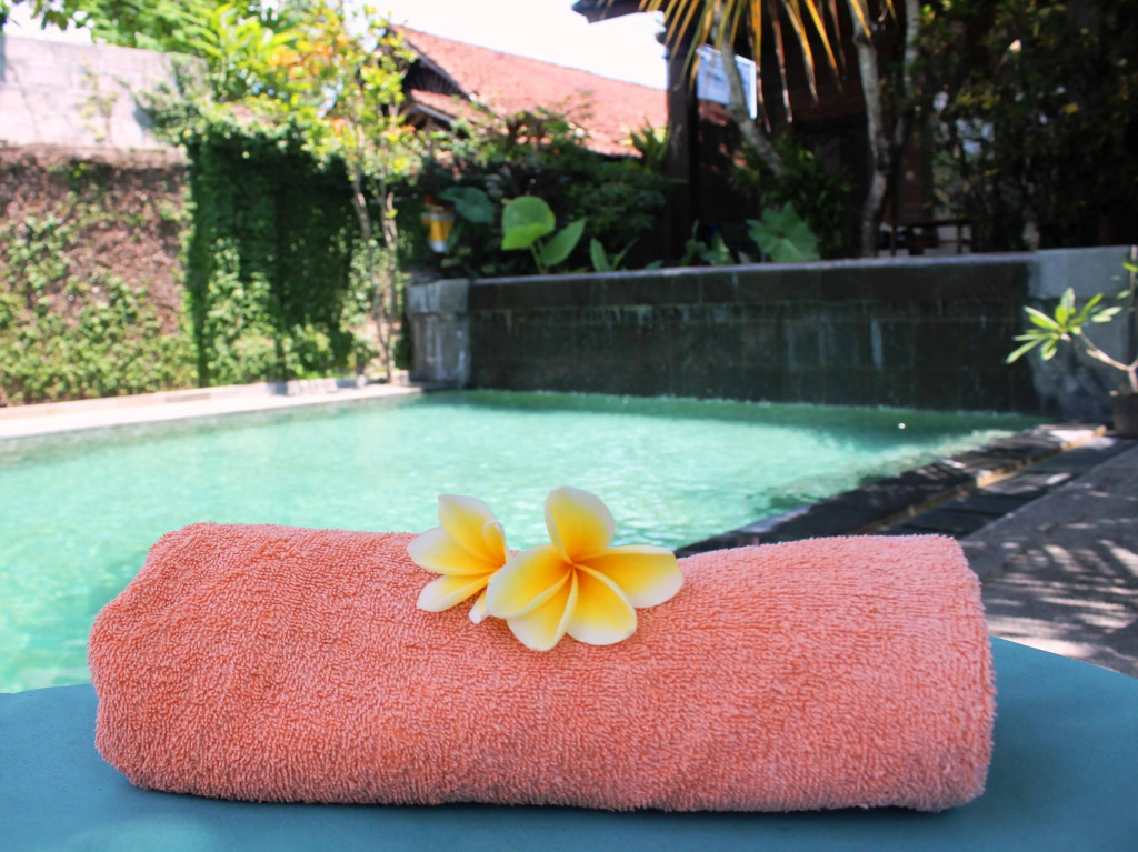 Dewa Bungalows, A Balinese House and Art Gallery