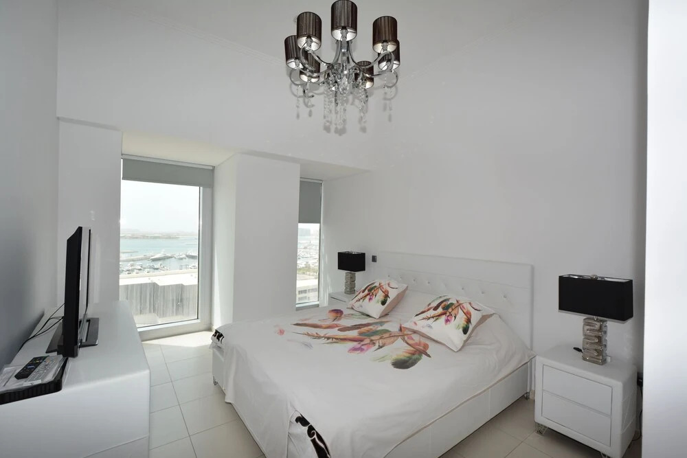 Cayan Tower by Deluxe Holiday Homes