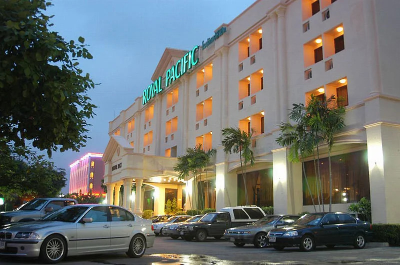 Royal Pacific Hotel