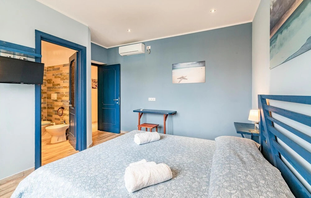 5 Bedroom Amazing Home In Torvaianica