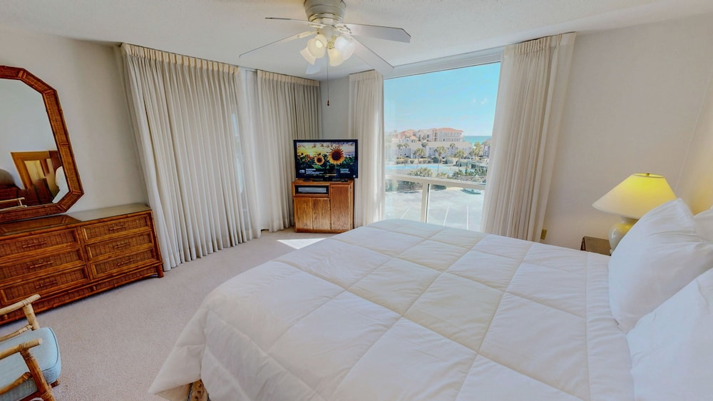 Shoreline Towers 3053 2 Bedroom Condo