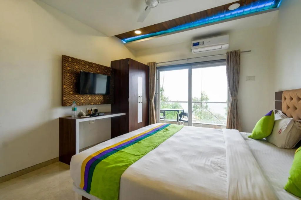 Treebo Prince Palace With Swimming Pool