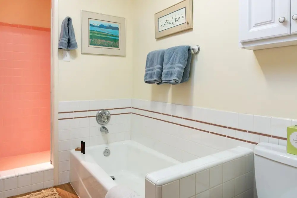 3772 Ventura - 1 Bedroom Duplex