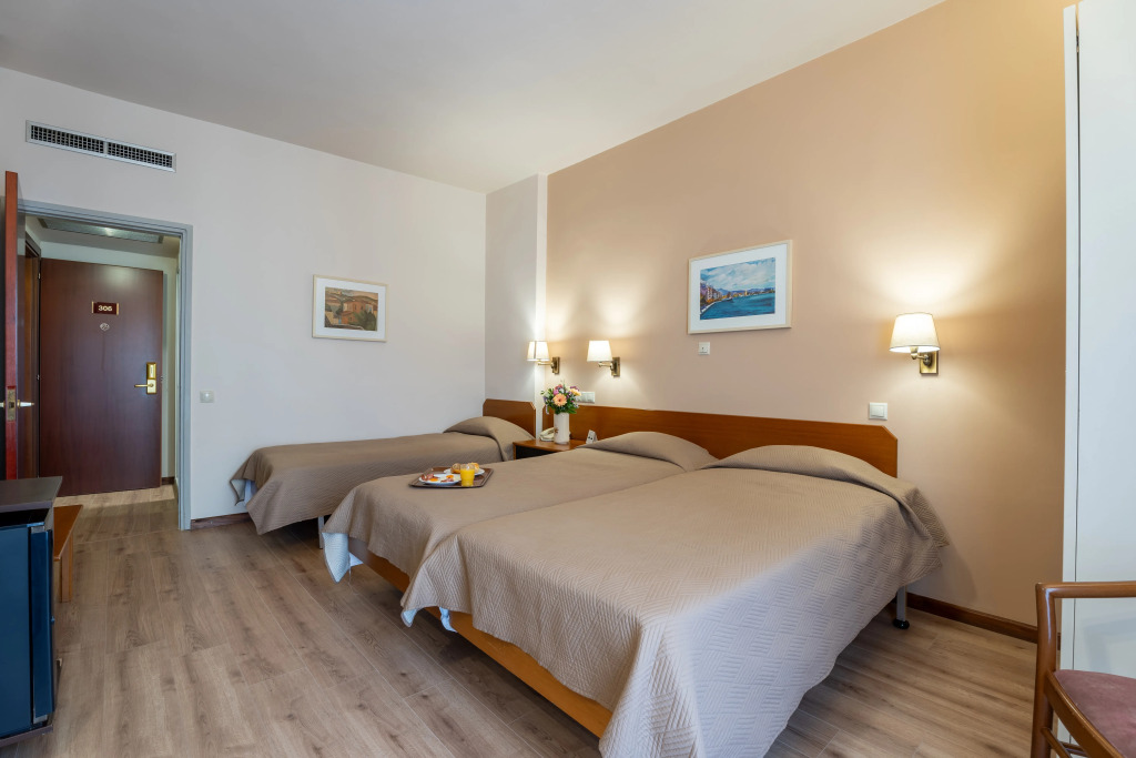 Queen Olga Hotel