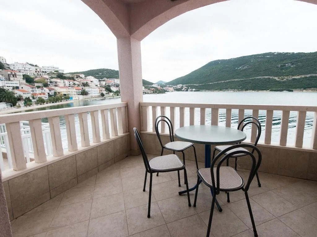 Apartments Maestral