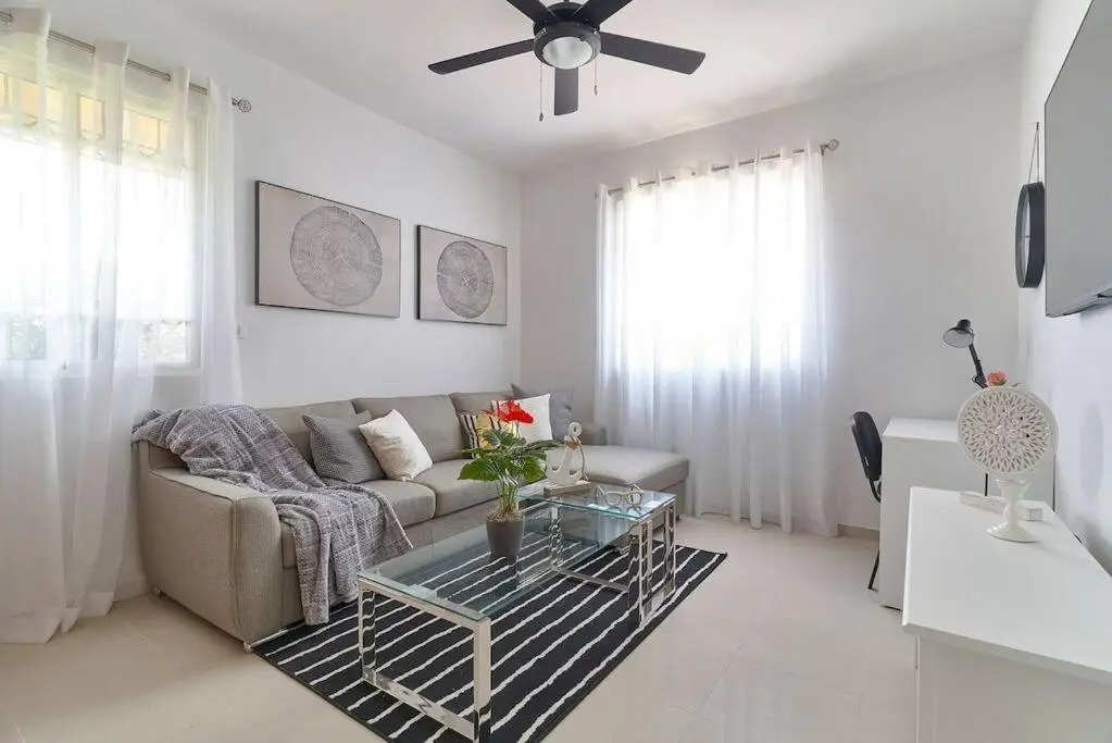 Oasis in front of the PARK/ 3BR W/ FAMILY ROOM + STUDY