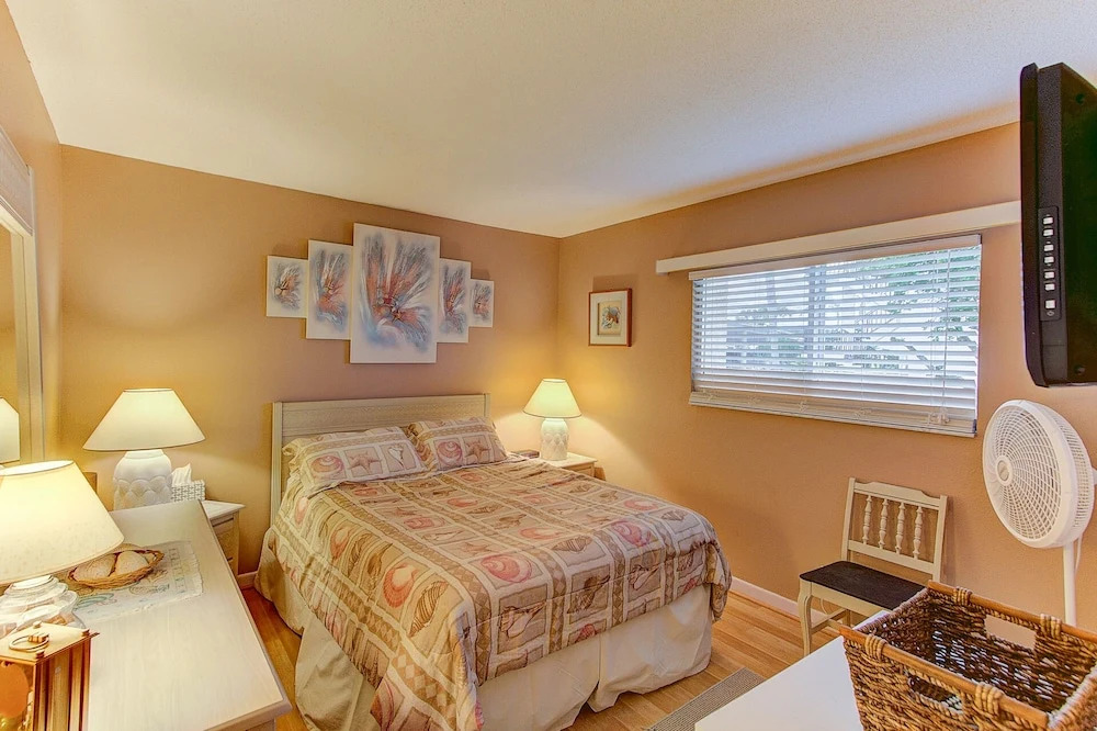 Sunset Royale 100 2 Bedrooms 2 Bathrooms Apts