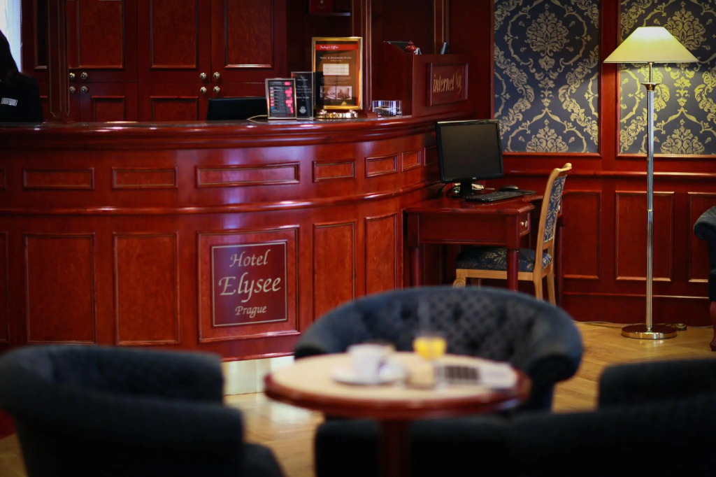 Elysee Hotel