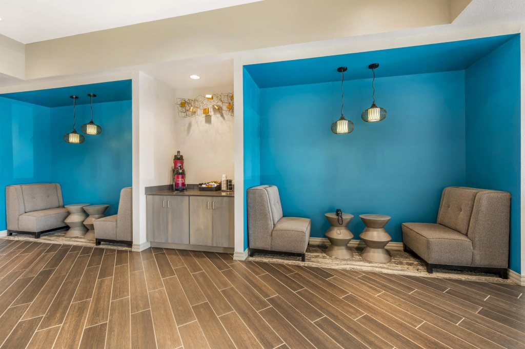 Best Western Plus Parkside Inn & Suites