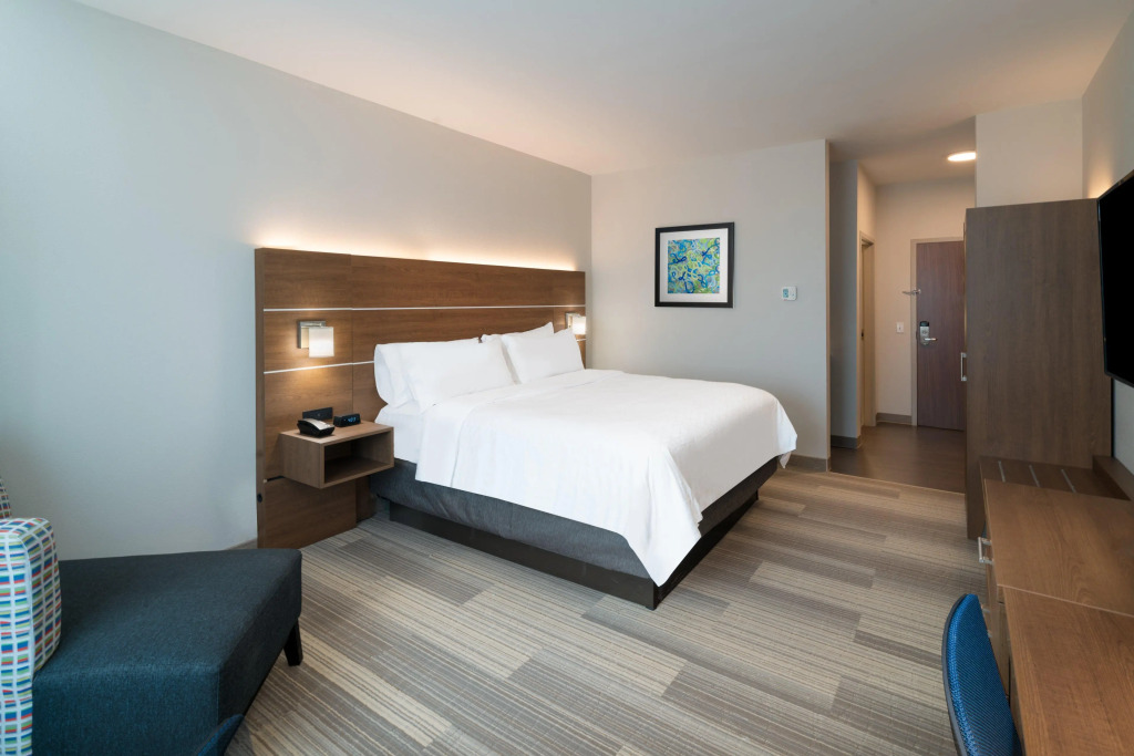 Holiday Inn Express & Suites - St Peters by IHG