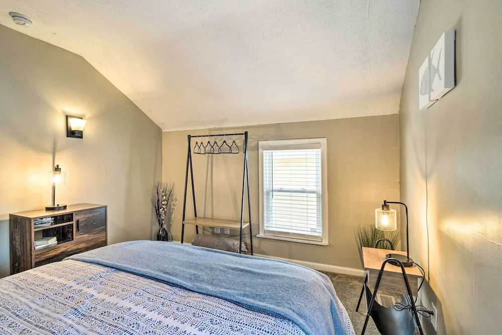 Walk to Parks & Dining: Cozy Canandaigua Home!