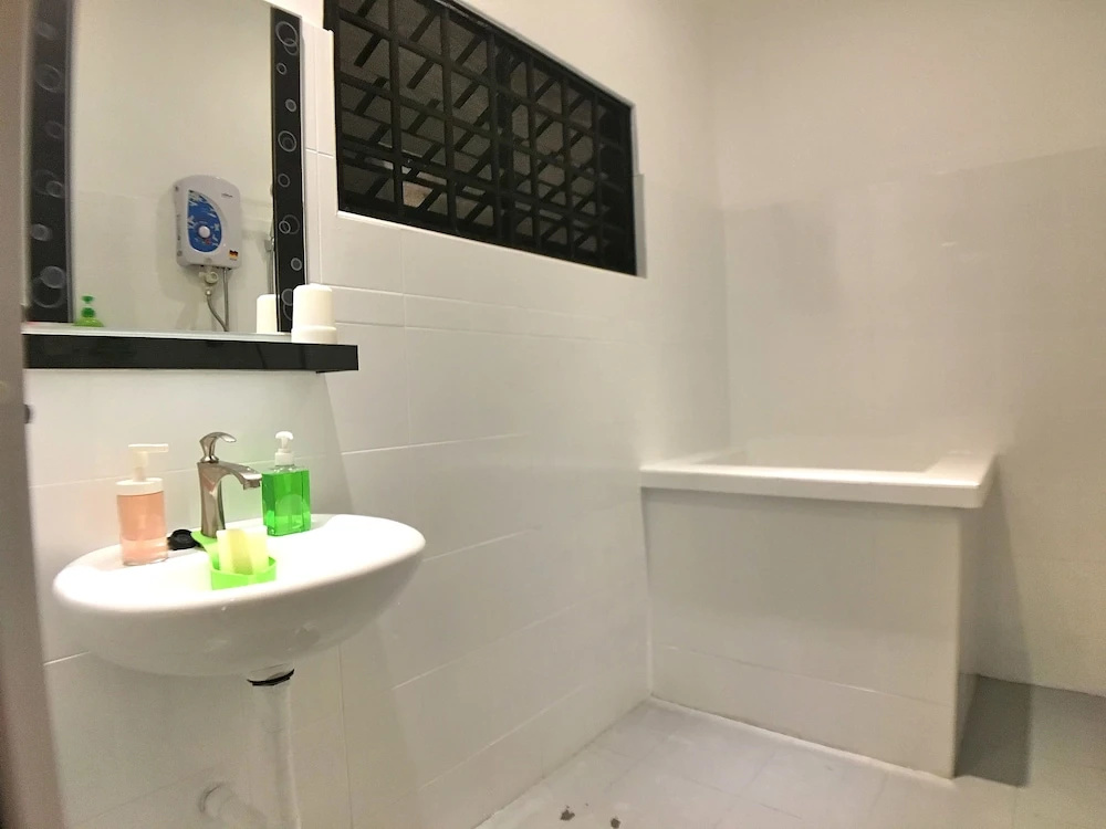 iBook8 Superior 1 Bedroom Gurney Suites  by iBook Homestay