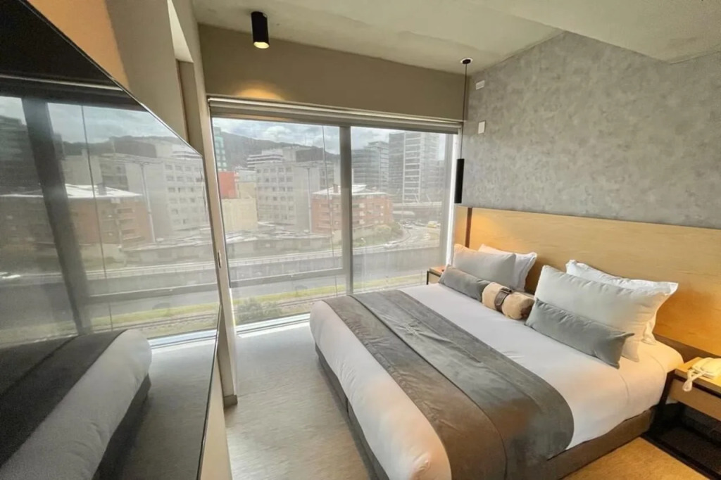 Icon 100 Luxury Apartasuites