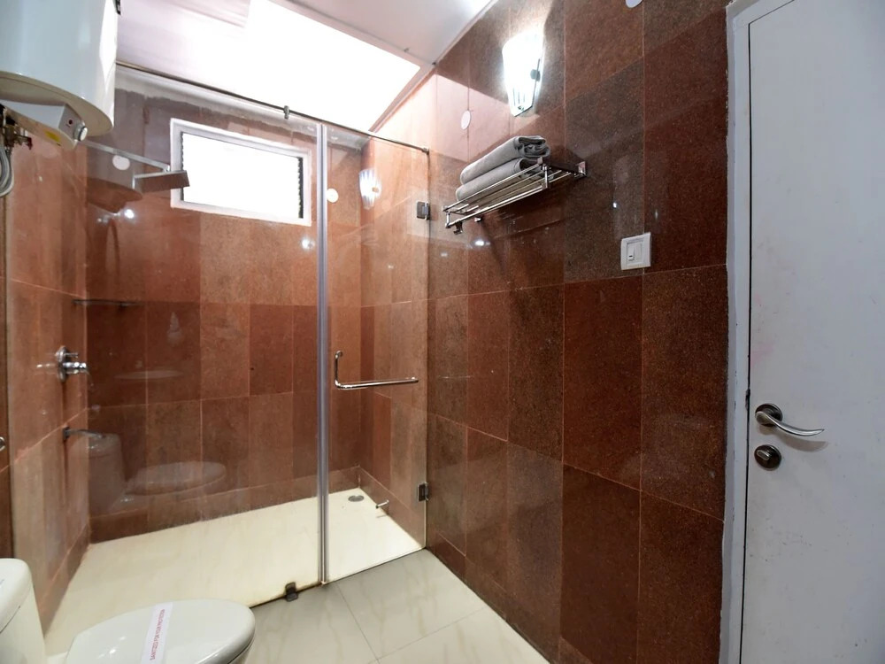 OYO 1430 Hotel Whispering Inn
