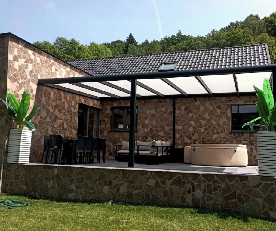 La Villa les pieds dans leau