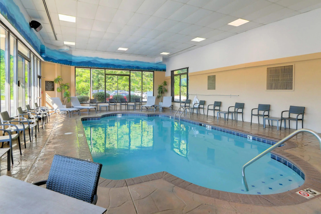 Comfort Inn & Suites at Dollywood Lane