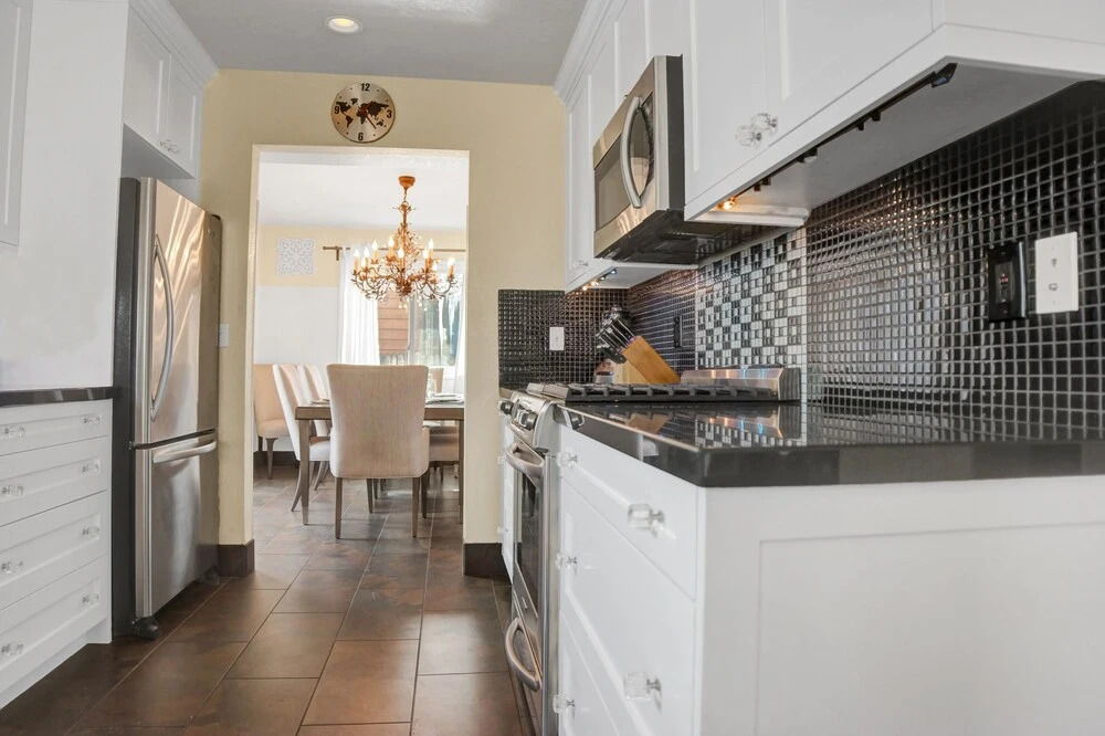 Prospector Place 5 Bedroom Home by RedAwning