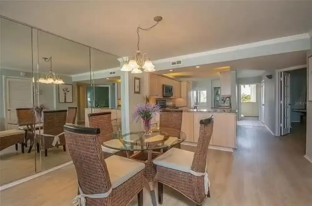 Siesta Beach Retreat Poolside 2BR Condo