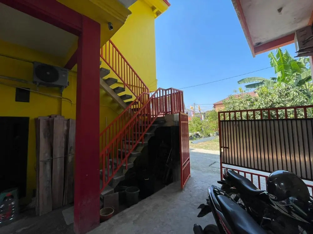 OYO Life 93036 Eddy Homestay Syariah