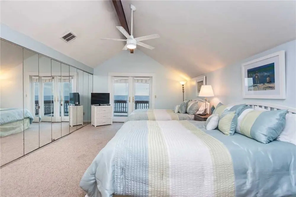 Napping Turtle, 3 Bedrooms, Ocean Front, Sleeps 9, Wireless Internet