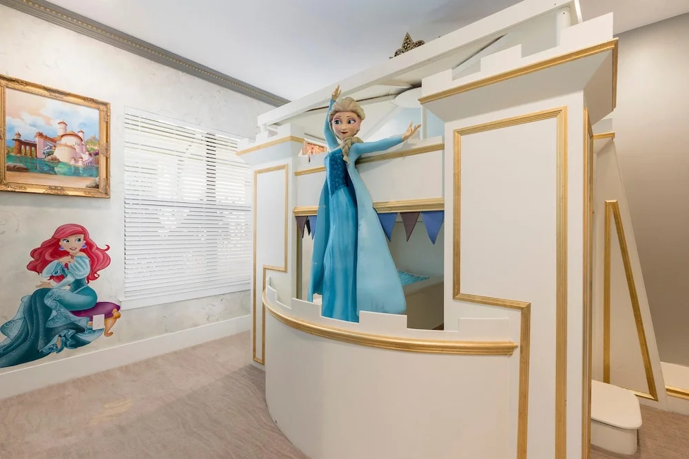 W003: 6 Bed, Princess, Minions, Star Wars Arcade by Villatel