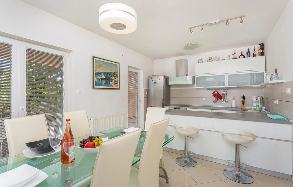 Awesome Home in Silo With Wifi and 2 Bedrooms