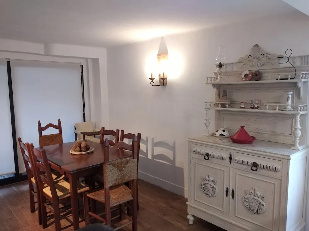 Charming 2-bed House in Sesimbra