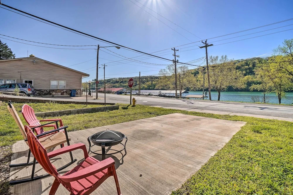 Rockaway Beach House w/ Fire Pit & River View!